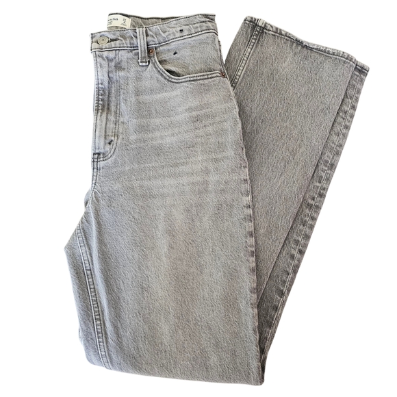 Abercrombie & Fitch Denim - Abercrombie & Fitch Curve Love 90s Straight Ultra High Rise Jeans, Gray, 27/4